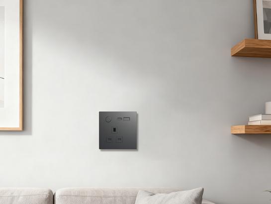 Smart Outlet with Type C / Socket UK-MEC-A Smart Outlet with Type C / Socket UK-MEC-A