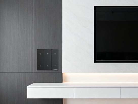 Smart 0-10V Dimmer Switch - 3 Gang / 2086s